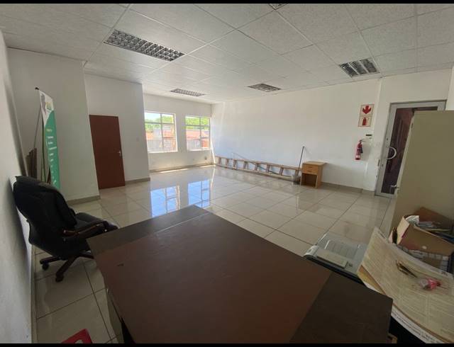 53M² BUILDING TO LET IN RUSTENBURG CENTRAL